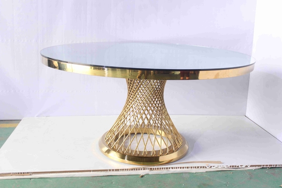 Mesa de jantar moderna com tampo de mármore sintético e estrutura de aço inoxidável dourada