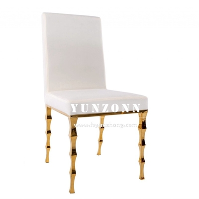 Elegante cadeira de banquete de veludo preto com pernas de bambu