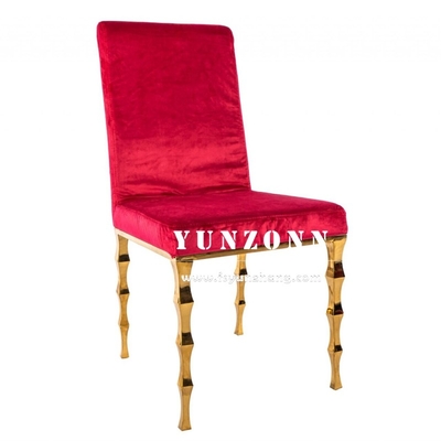 Elegante cadeira de banquete de veludo preto com pernas de bambu