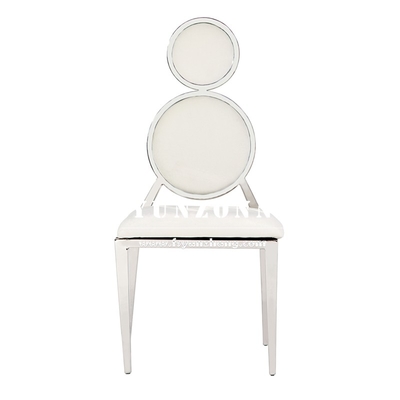 Elegantes cadeiras de banquete tapiçadas de veludo com acentos dourados