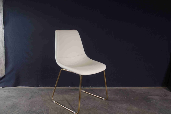 A cadeira de jantar minimalista moderna italiana acolchoou os pés nórdicos simples do metal das cadeiras da sala de jantar