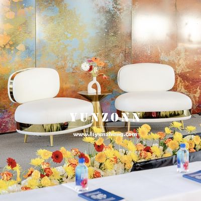 Sofá Moderno de Design de Alto Padrão com Estrutura de Aço Inoxidável e Tecido de Veludo para Sala de Estar