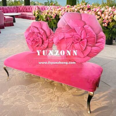 Bom preço Sofá moderno de aço inoxidável com rosa flor Design de volta Rosa Red Velvet Seat para casamento hotel on-line