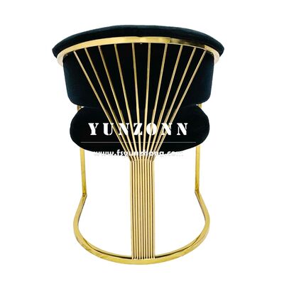 Bom preço Novo design de estilo moderno estofado de veludo preto ouro metal cadeira de braço sala de estar acento cadeira de jantar para casa hotel on-line