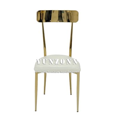 qualidade Cadeiras de Casamento Empilháveis em Couro Branco e Metal Dourado para Eventos Contemporâneos fábrica