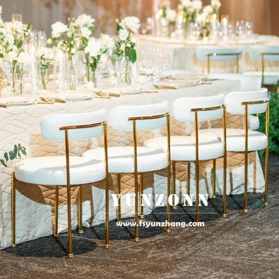 Bom preço Acolchado Sherpa almofada de metal Hotel casamento banquete restaurante cadeira tecido branco estofado cadeiras de decoração de casamento on-line