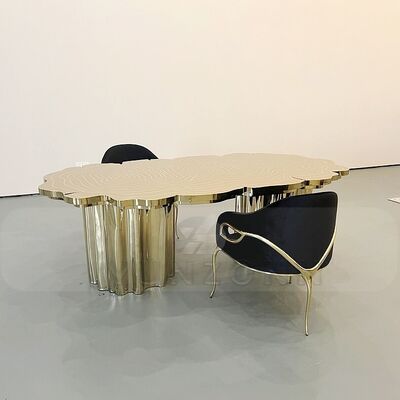 Bom preço Mesa de jantar de metal dourado em forma de tronco de árvore moderna e luxuosamente desenhada para hotéis Casamentos e vilas on-line