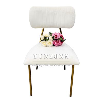 Bom preço Cadeira de Jantar de Luxo com Pernas de Metal Dourado Encosto Macio Estofado em Tecido de Veludo para Hotéis Cafés Casamentos Uso Externo on-line