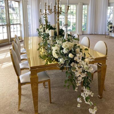 Bom preço Conjunto de mesa de jantar moderna com base de aço inoxidável tampo de vidro temperado para casa restaurante hotel exterior feito de mármore metal on-line