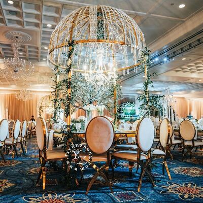 Bom preço Mesa de Jantar Moderna de Cristal em Domo com Estrutura de Aço Inoxidável para Hotéis, Casamentos, Restaurantes ao Ar Livre e Banquetes on-line