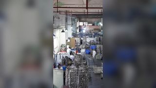 Acredito que você não deve considerar apenas o preço, mas também a qualidade!!